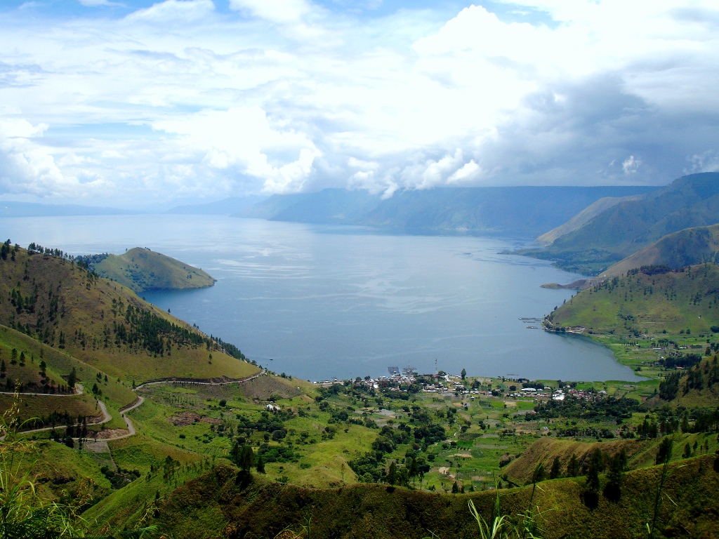 Paket wisata Lake toba